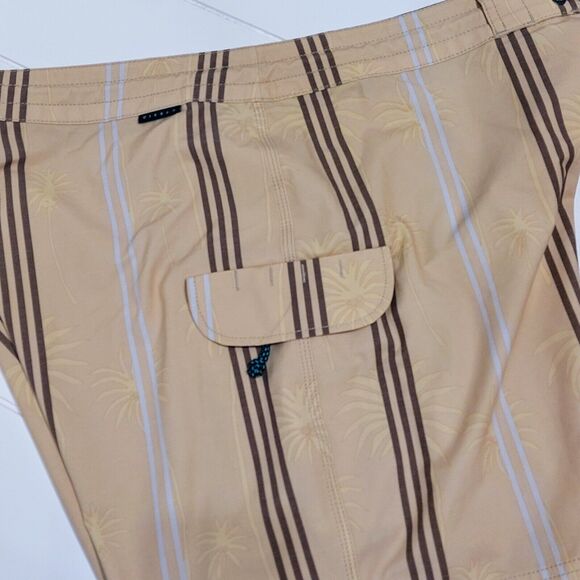 VISSLA Twentynine Mens 16.5" Board Shorts Size 38 Upcycle Coconut Phathom Palms - Picture 7 of 10